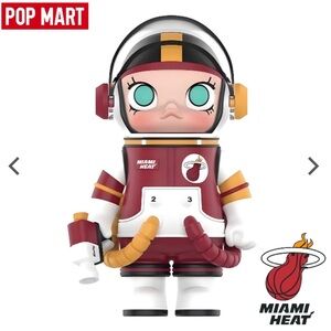 POP MART Miami Heat Mega Space Molly 100% ☄️☄️ NWT